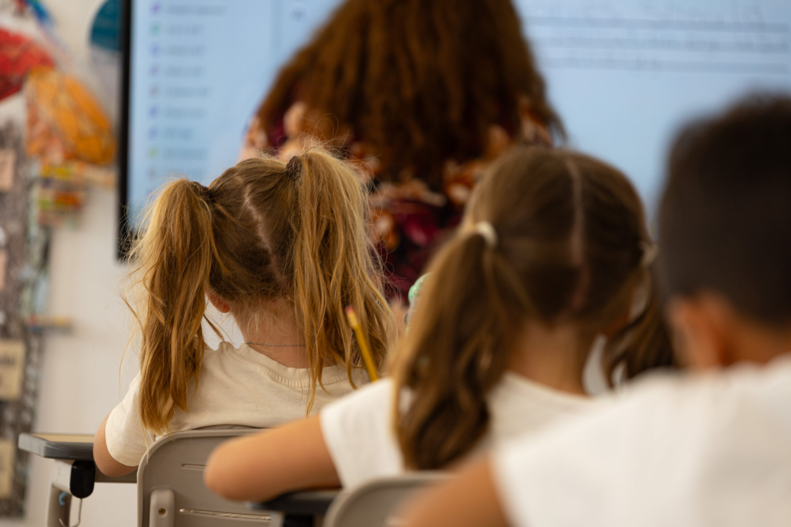 Parent contacting Golden Oak Private School in Limassol Cyprus to learn more about admissions and enrolment information